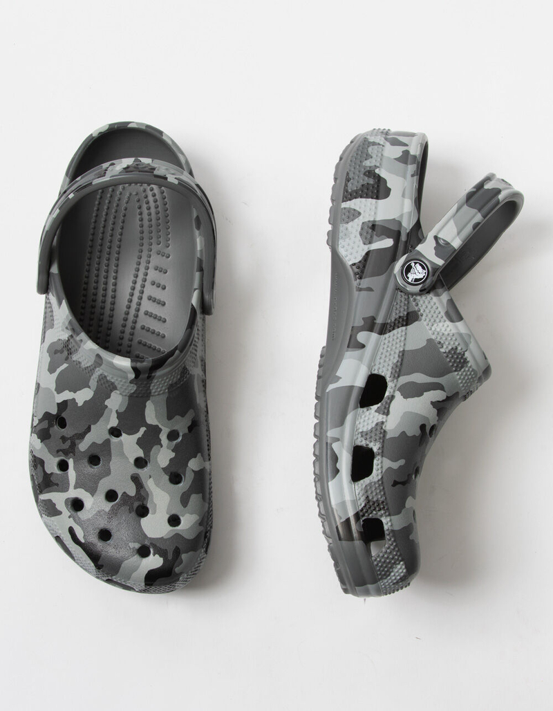CROCS Classic Unisex Camo Clogs image number 4