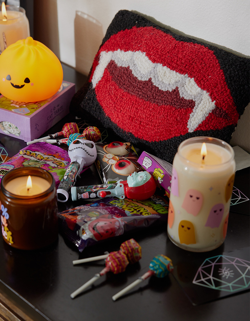 Vampire Kiss Wool Hooked Pillow image number 1