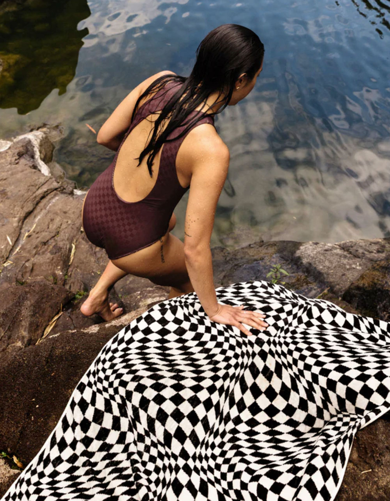 SLOWTIDE Opt Out Premium Woven Towel image number 5