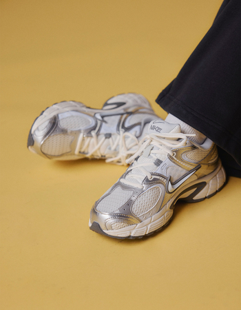 NIKE V5 RNR Womens Shoes Alternative Image