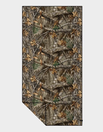 SLOWTIDE Realtree Performance Quick-Dry Travel Towel Primary Image
