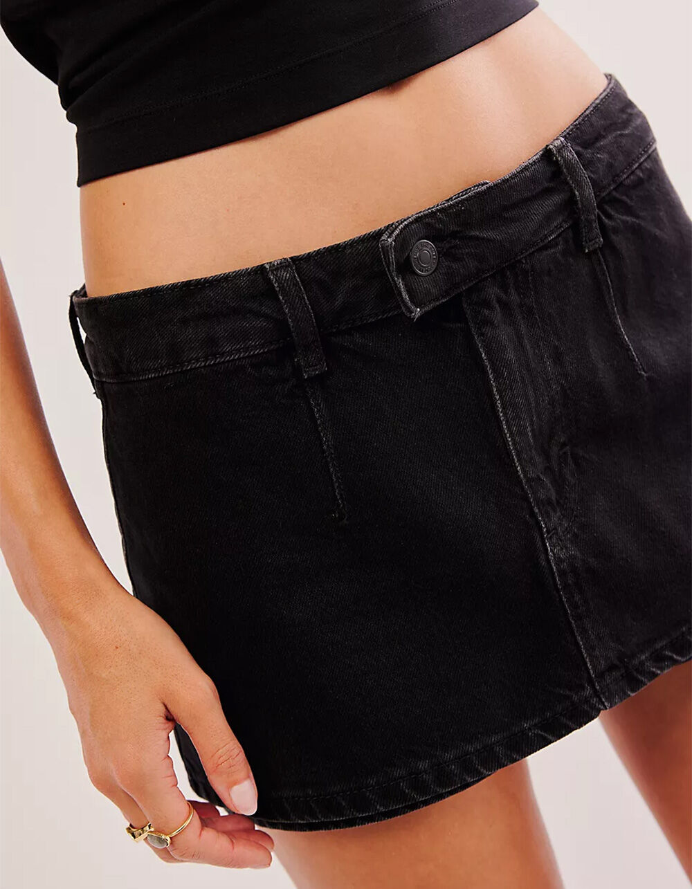 FREE PEOPLE Gallivanting Peekaboo Womens Skort - BLACK - 27 | Tillys