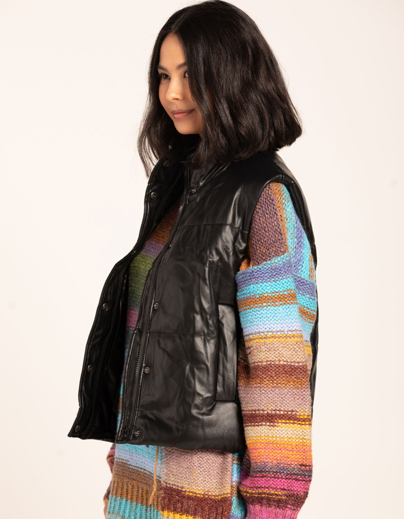 KNOW ONE CARES Womens Puffer Vest image number 1