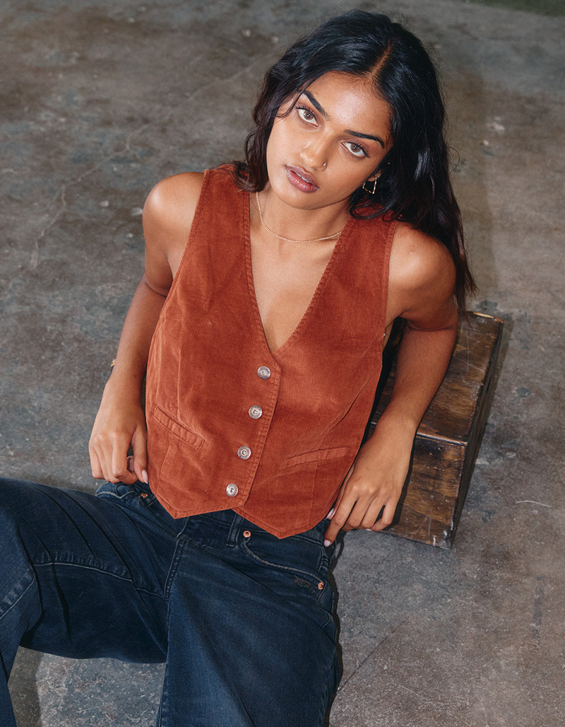 WEST OF MELROSE Womens Corduroy Vest image number 0