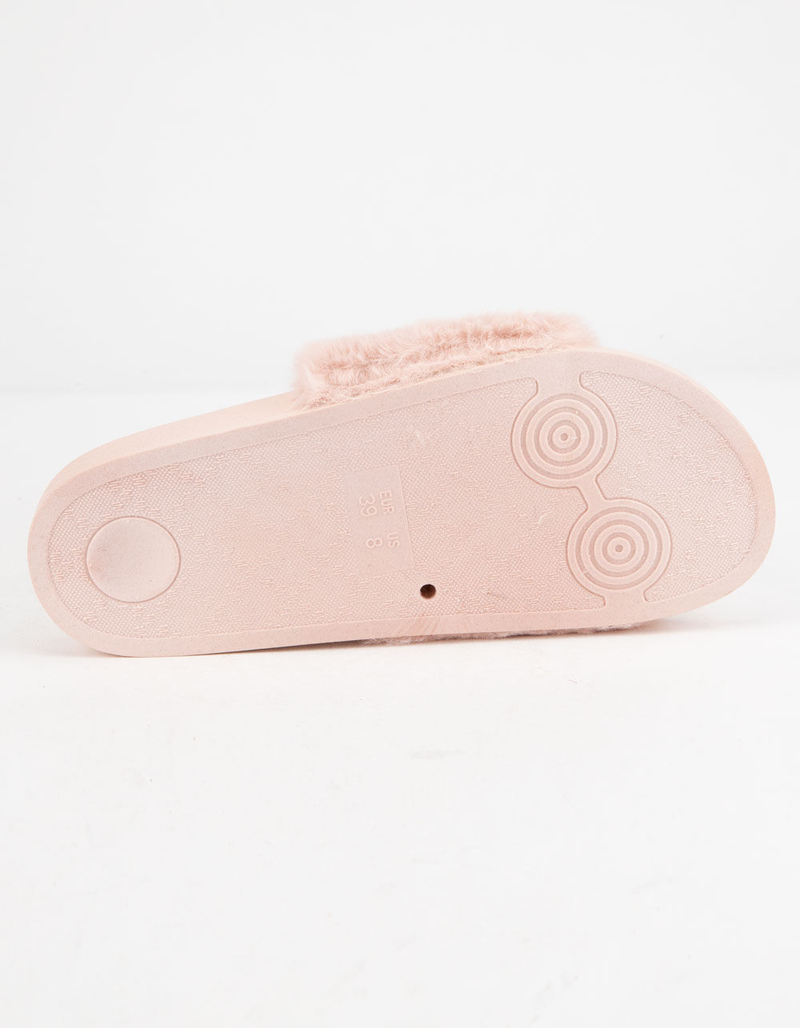 QUPID Faux Fur Blush Womens Sandals image number 4