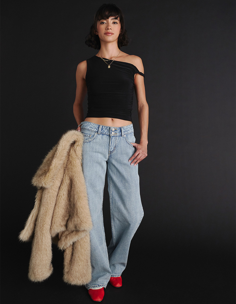 TILLYS Butter Soft Asymmetrical Off The Shoulder Womens Top image number 8