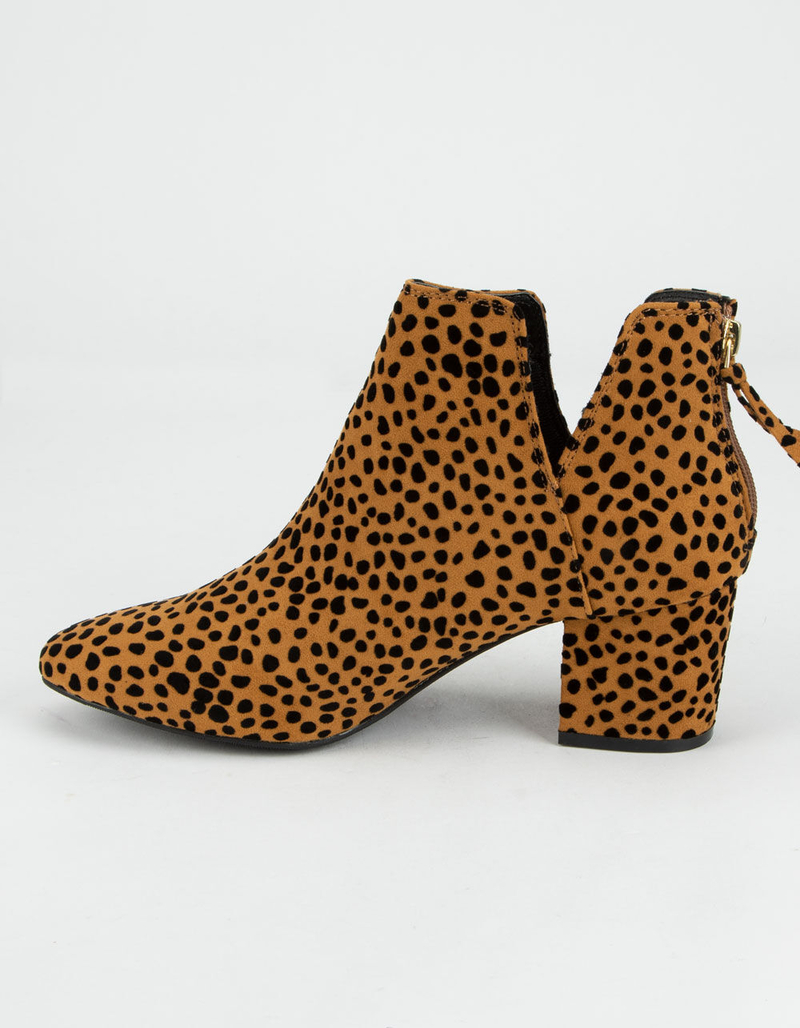 QUPID Chop Out Womens Booties image number 2