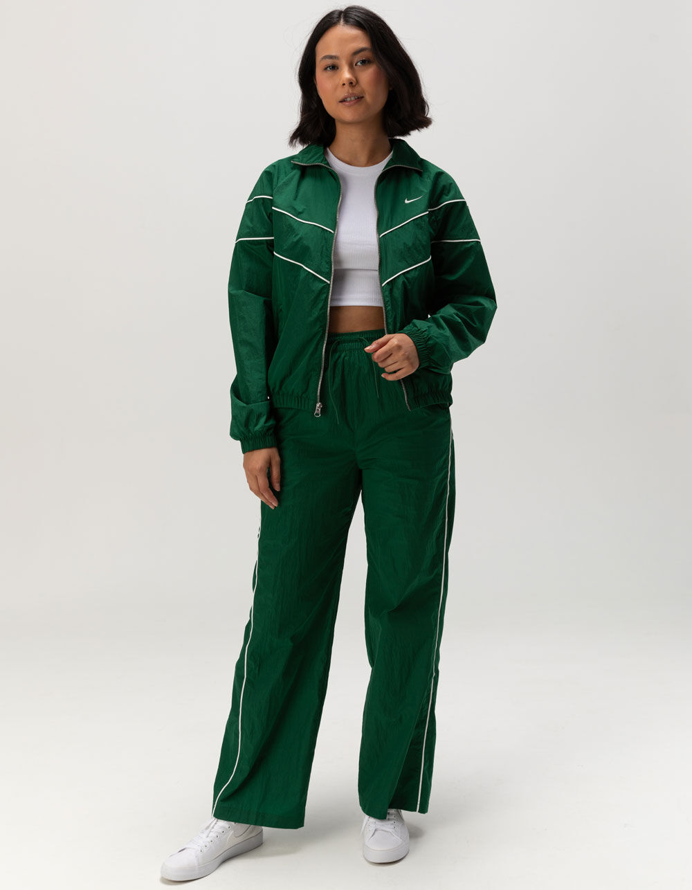 nike jacket women's windrunner