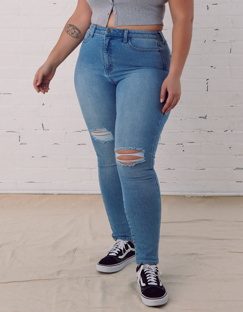 RSQ Curvy Womens Light Wash High Rise Skinny Jeans image number 1