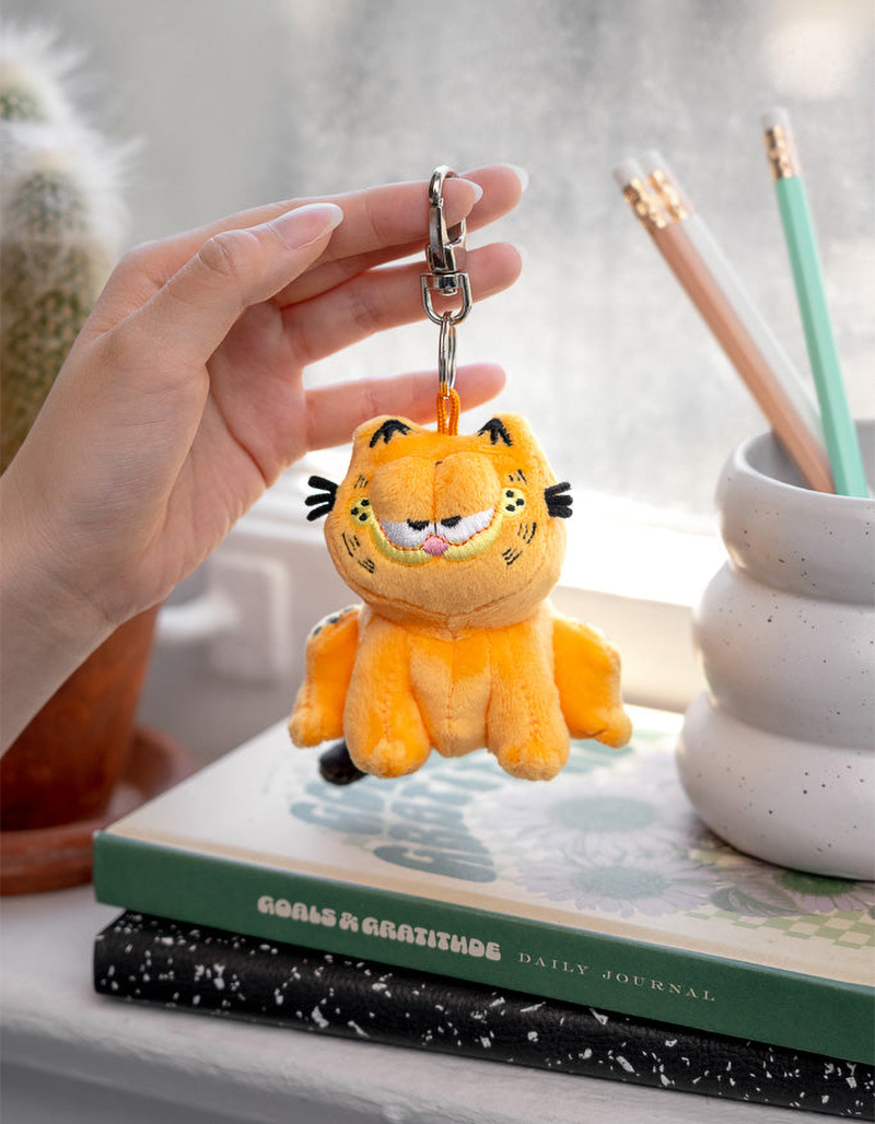 SMOKO Garfield Plush Keychain image number 0