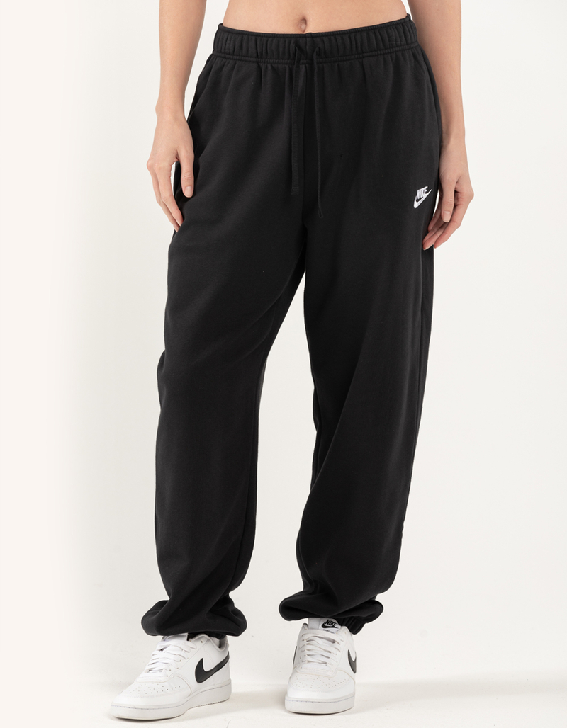 NIKE Sportswear Club Womens Oversized Joggers image number 1