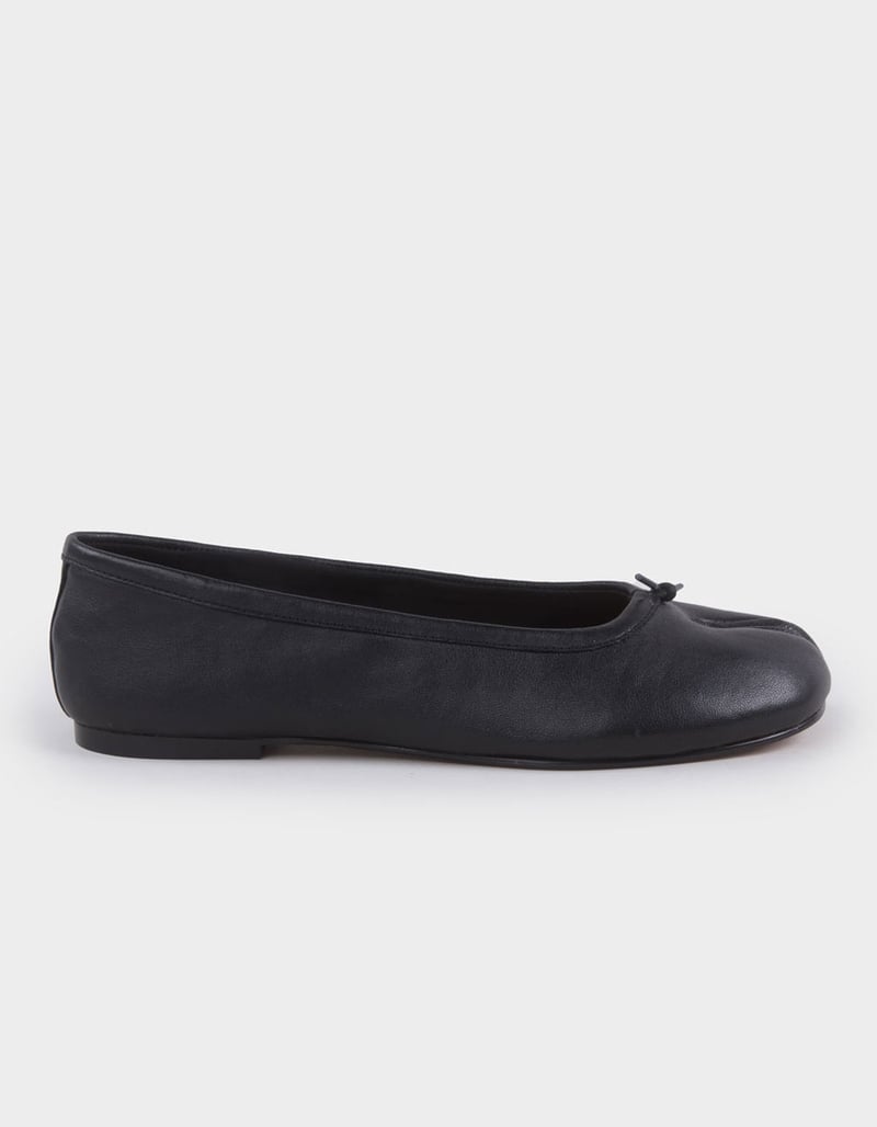 STEVE MADDEN Calico Tabi Womens Split Toe Ballet Flats image number 0