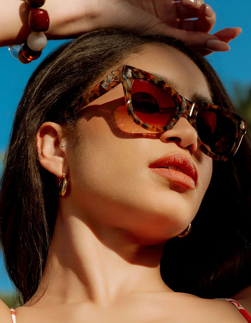 DIFF EYEWEAR x The White Lotus Hawaii Sunglasses image number 5