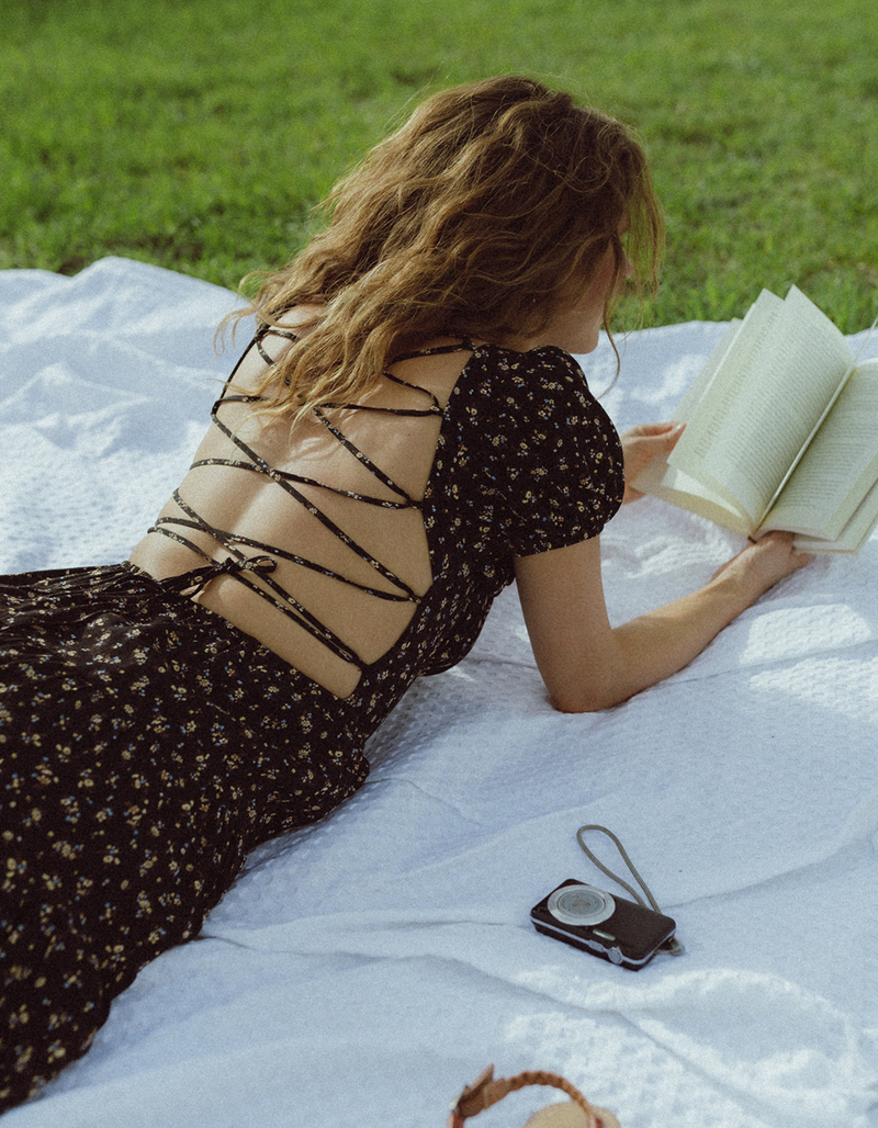 WEST OF MELROSE Ditsy Tiered Womens Dress image number 0