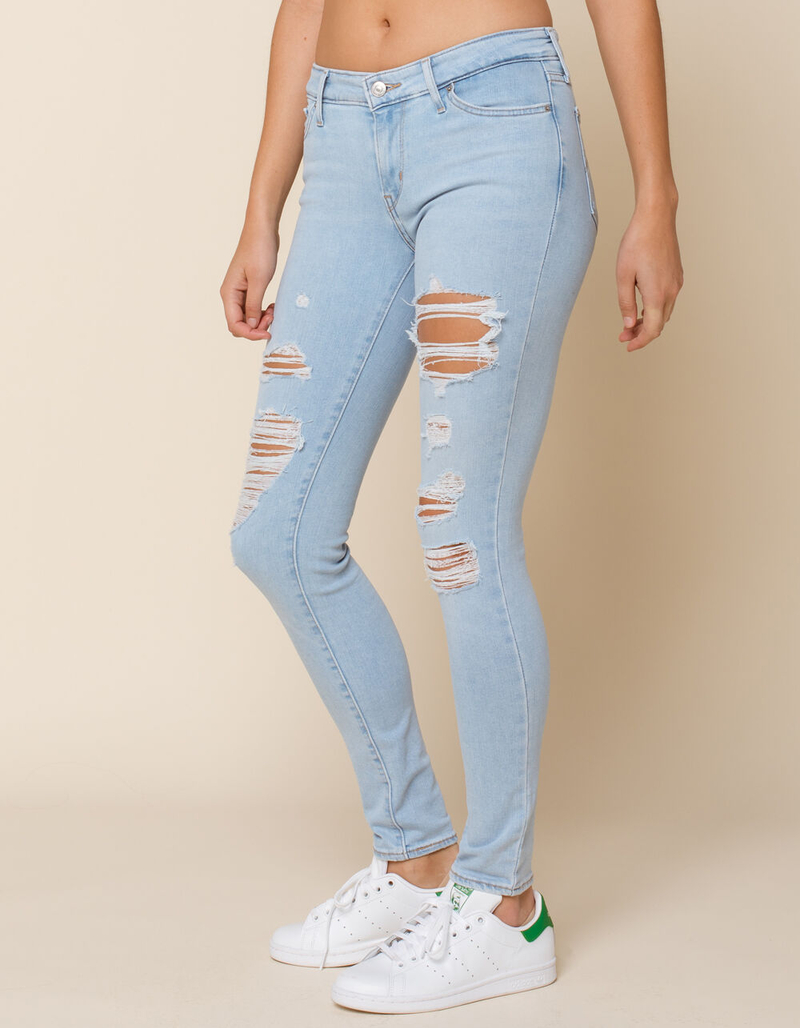 levi's light wash jeans