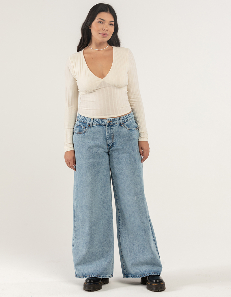 RSQ Womens Low Rise Wide Leg Jeans image number 4