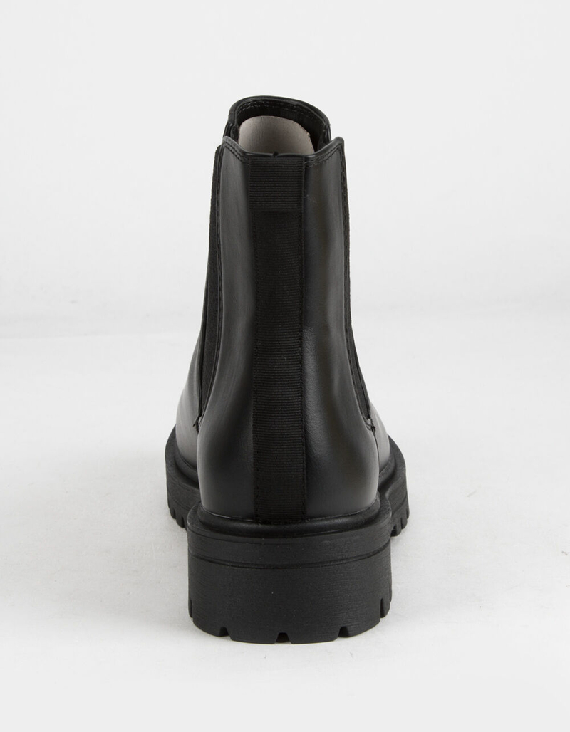 SODA Flat Womens Black Chelsea Boots image number 3