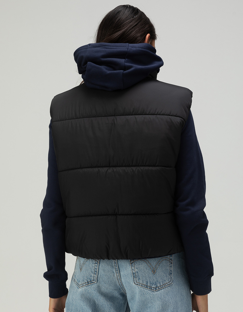 NIKE Sportswear Womens Classic Puffer Vest image number 3