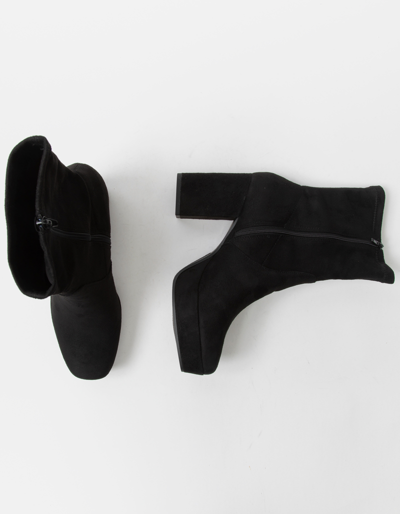 SODA Faux Suede Womens Ankle Booties image number 4