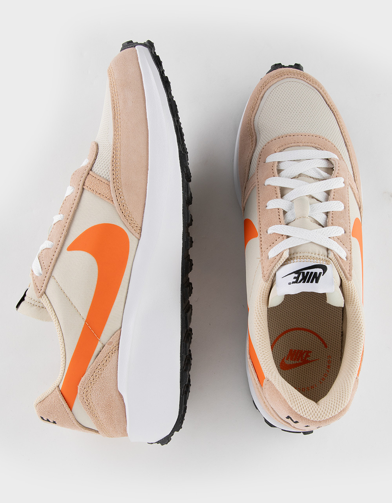 NIKE Waffle Debut Mens Shoes image number 4