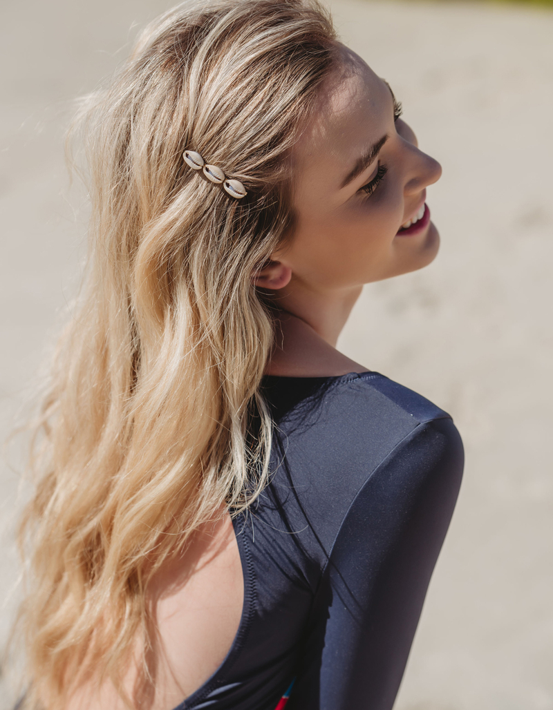 SALTY CALI Triple Puka Shell Hair Clips image number 0