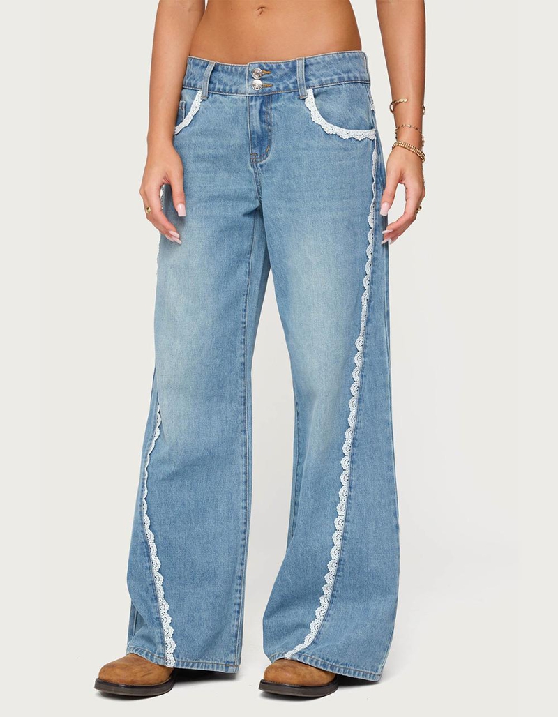 EDIKTED Alisha Lacey Low Rise Jeans image number 0