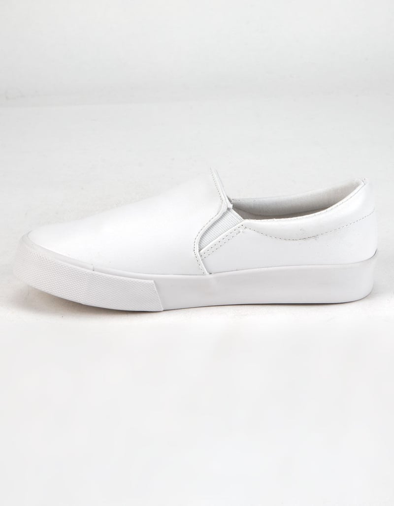 SODA Reign Girls White Slip-On Shoes image number 3