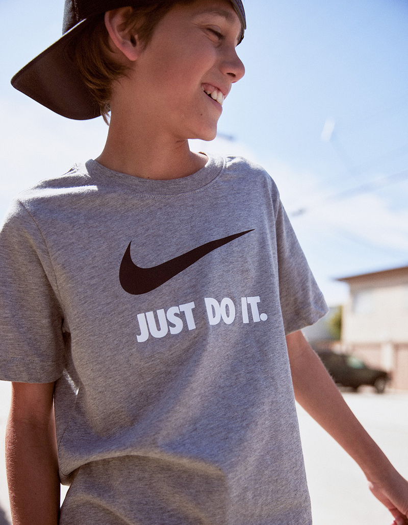 NIKE Swoosh Boys Tee image number 0