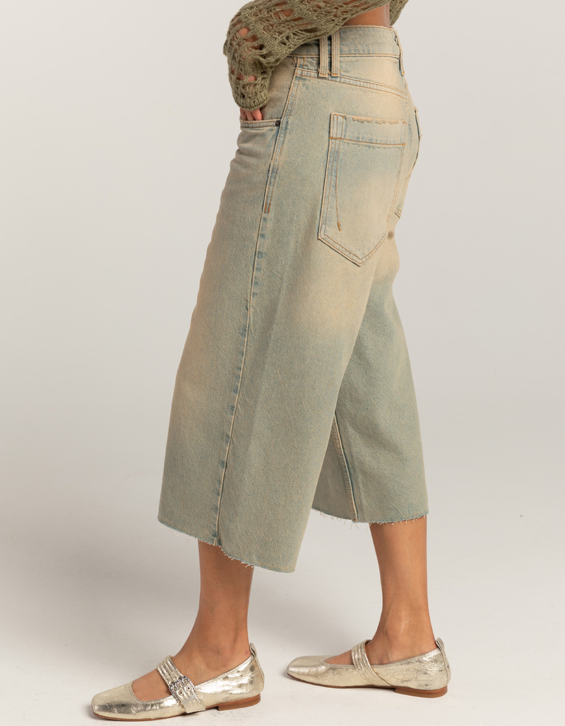 BDG Urban Outfitters Jaya Bleached Cut-Off Cropped Womens Jorts image number 2