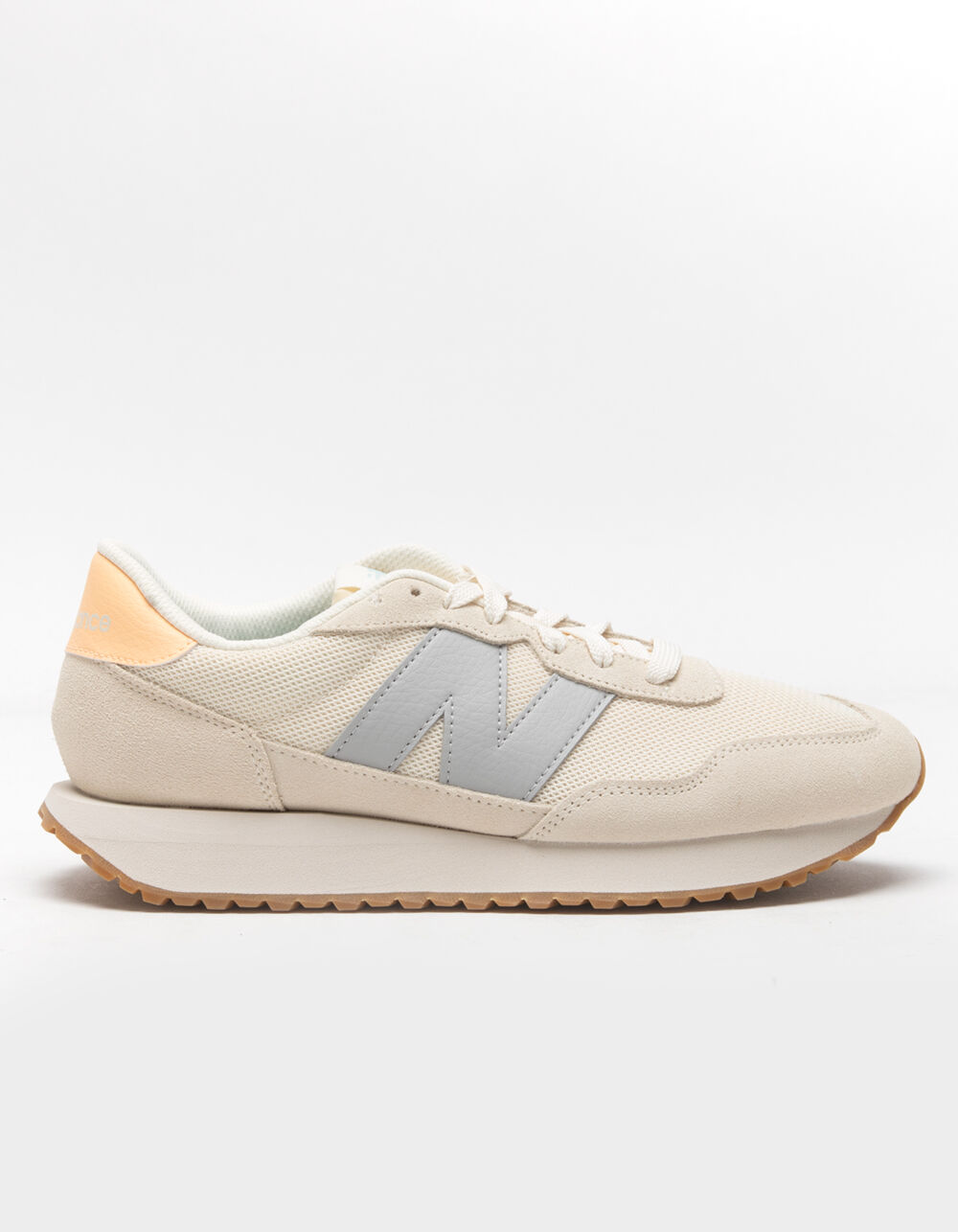 womens new balance shoes near me