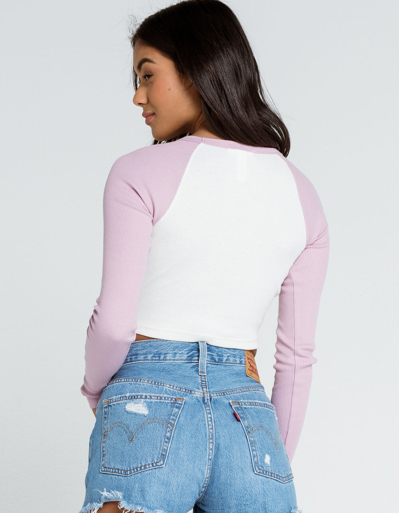 FULL TILT Womens Lavender Crop Raglan Tee image number 2