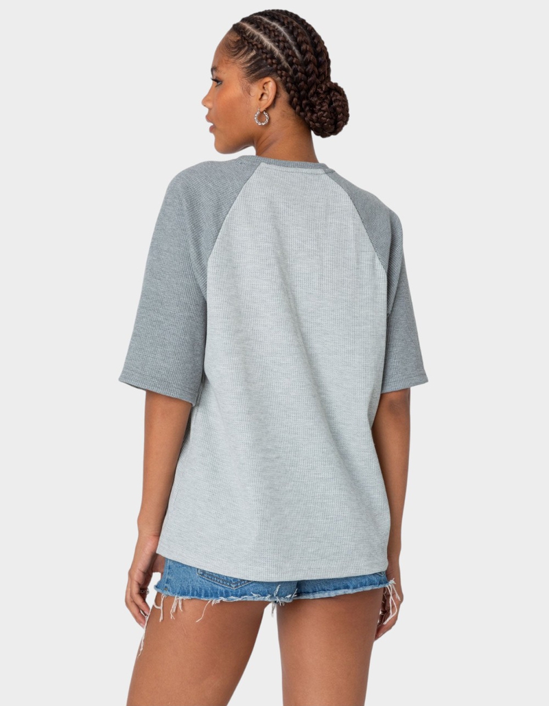 EDIKTED Oversized Raglan Waffle Tee image number 3