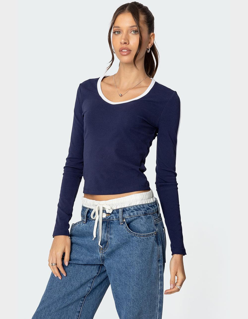 EDIKTED Contrast V-Neck Long Sleeve Tee image number 2