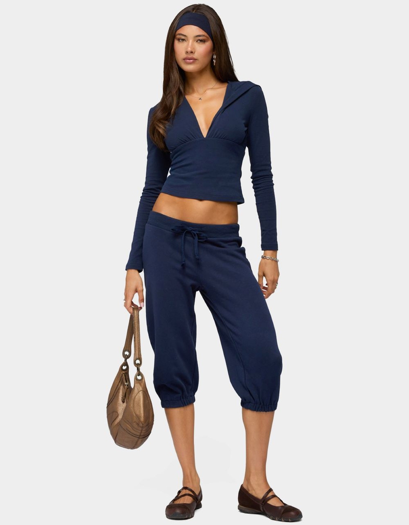 EDIKTED Deana Capri Sweatpants image number 4