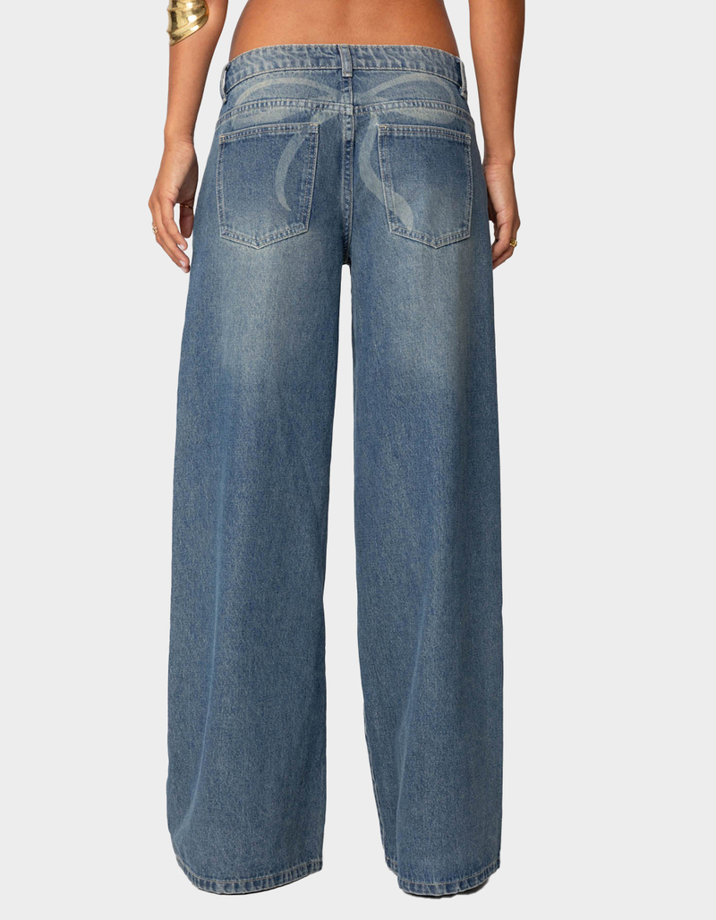 EDIKTED Vyxen Vintage Washed Low Rise Jeans image number 3