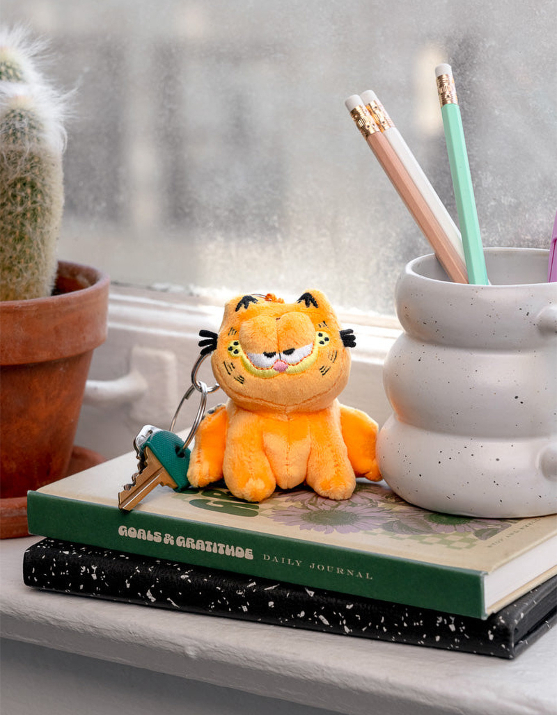 SMOKO Garfield Plush Keychain image number 1
