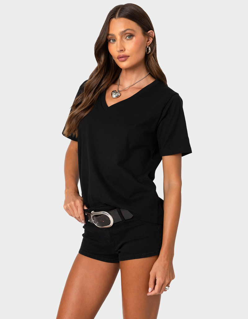EDIKTED Loose Fit V-Neck Tee image number 2
