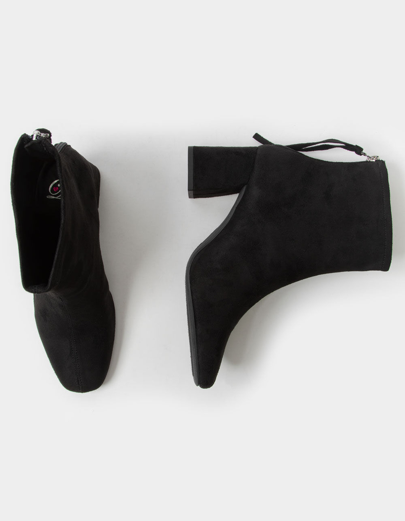 DELICIOUS Womens Ankle Block Heel Boots image number 4