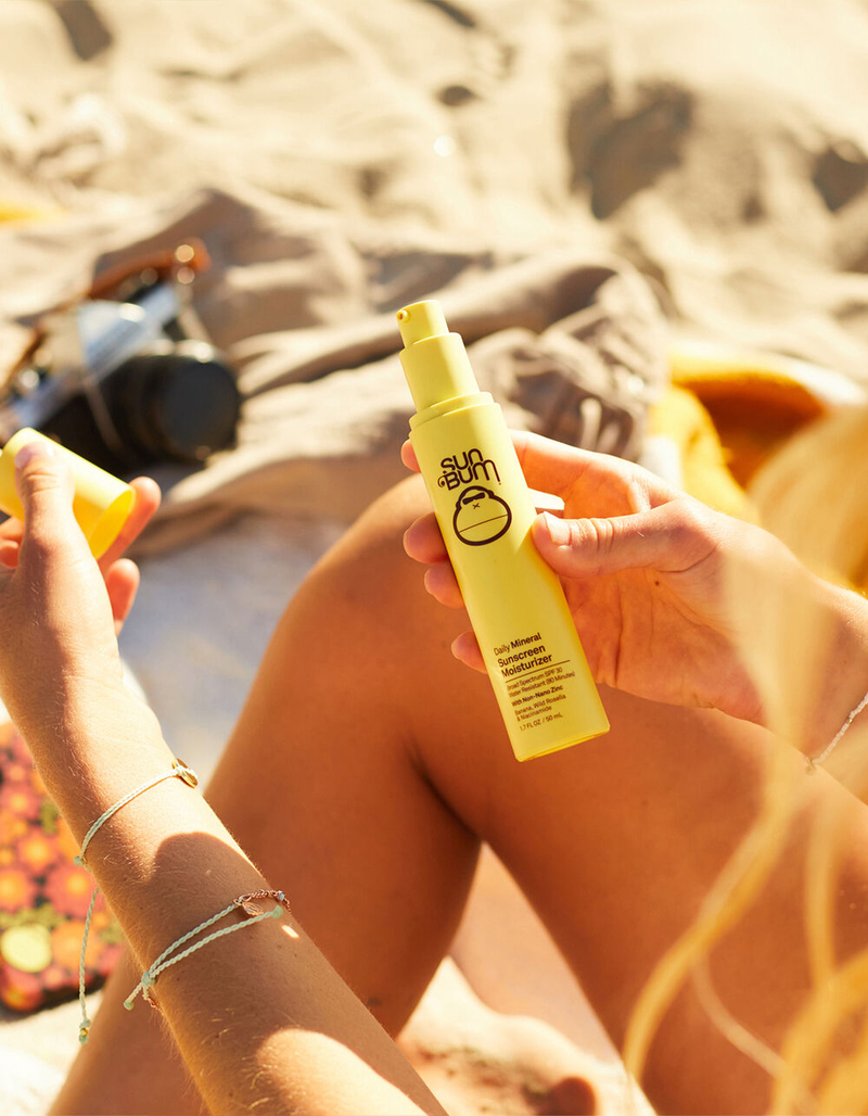SUN BUM Daily Mineral Sunscreen Moisturizer SPF 30 image number 4