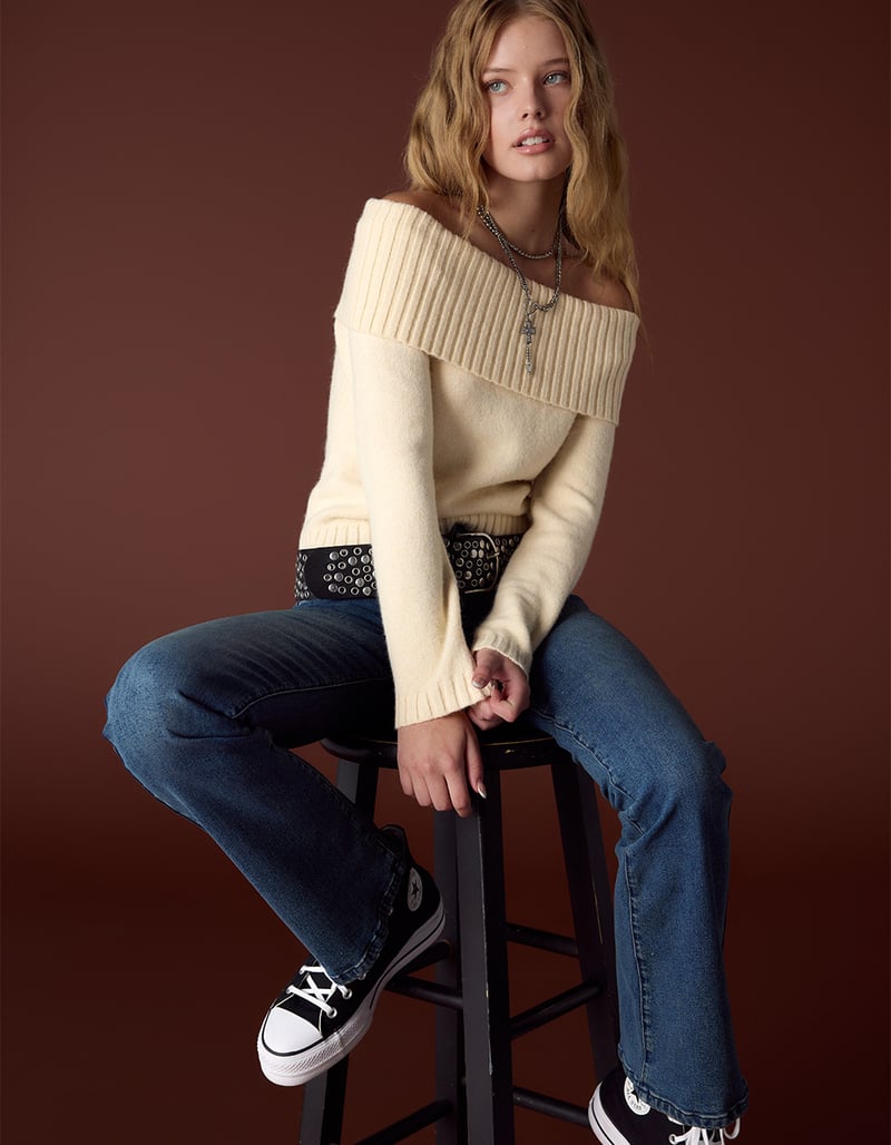 RSQ Womens Low Rise Butterfly Embroidered Bootcut Jeans image number 8