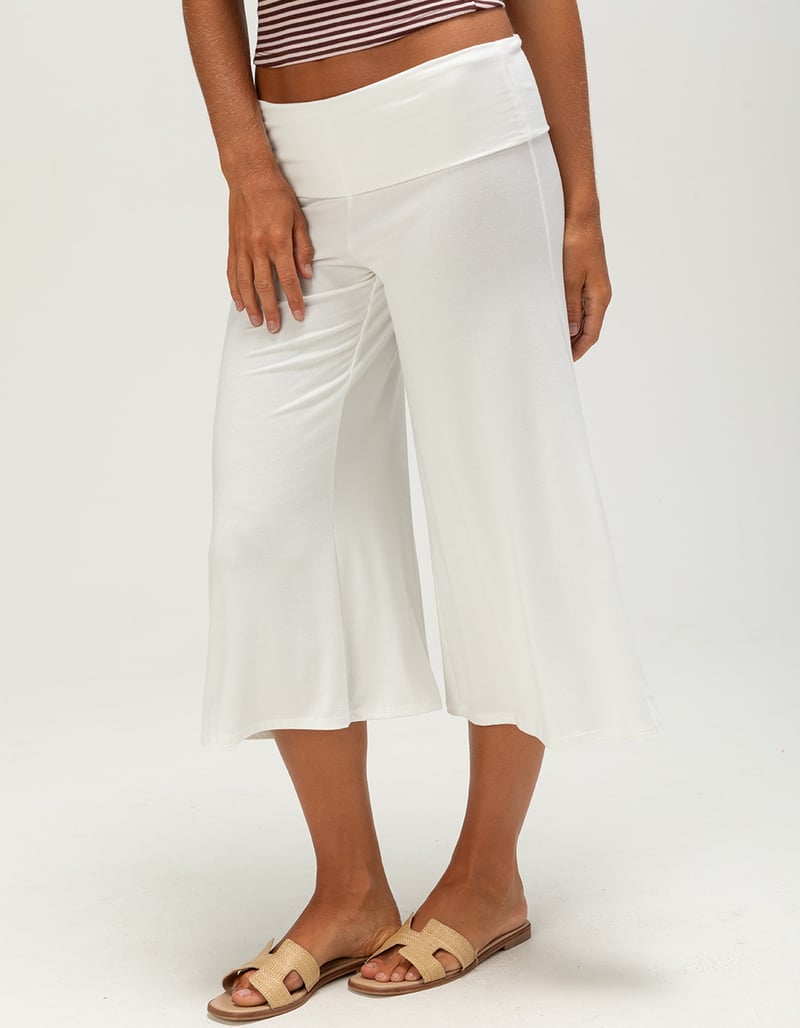 FULL TILT Womens Low Rise Gaucho Pants image number 2
