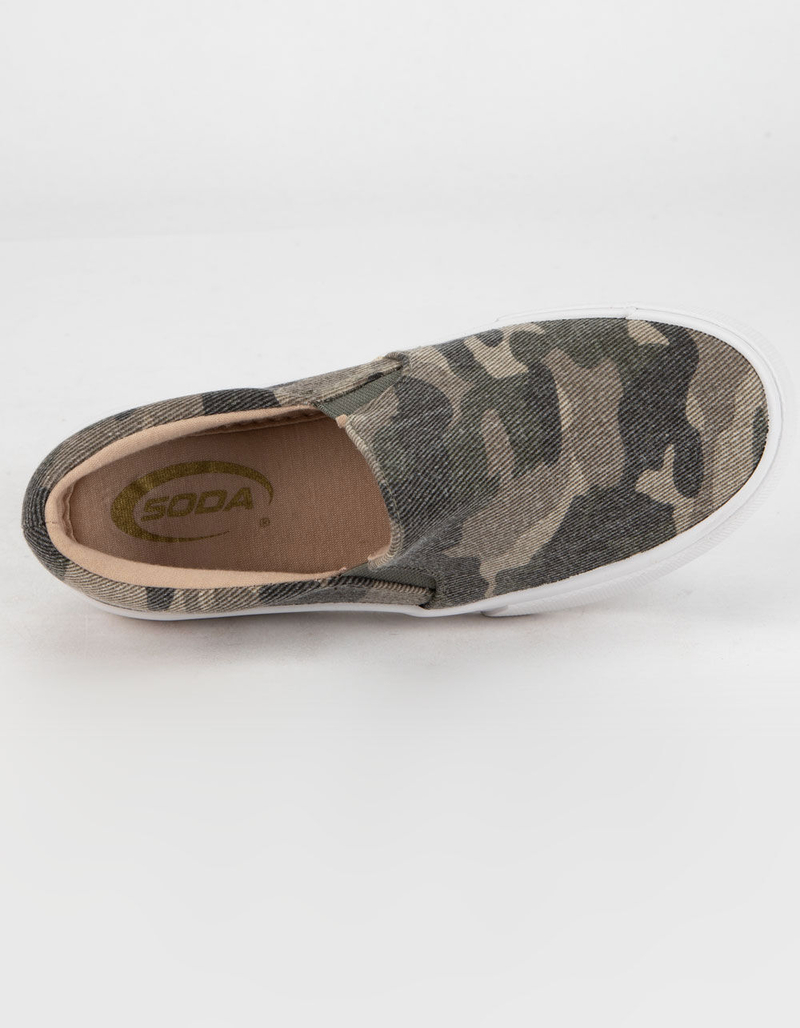 SODA Reign Girls Camo Slip-On Shoes image number 2