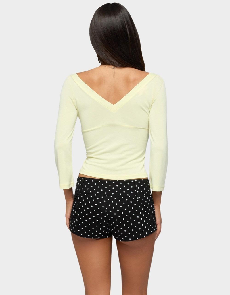 EDIKTED Mar V-Neck Quarter Sleeve Top image number 2