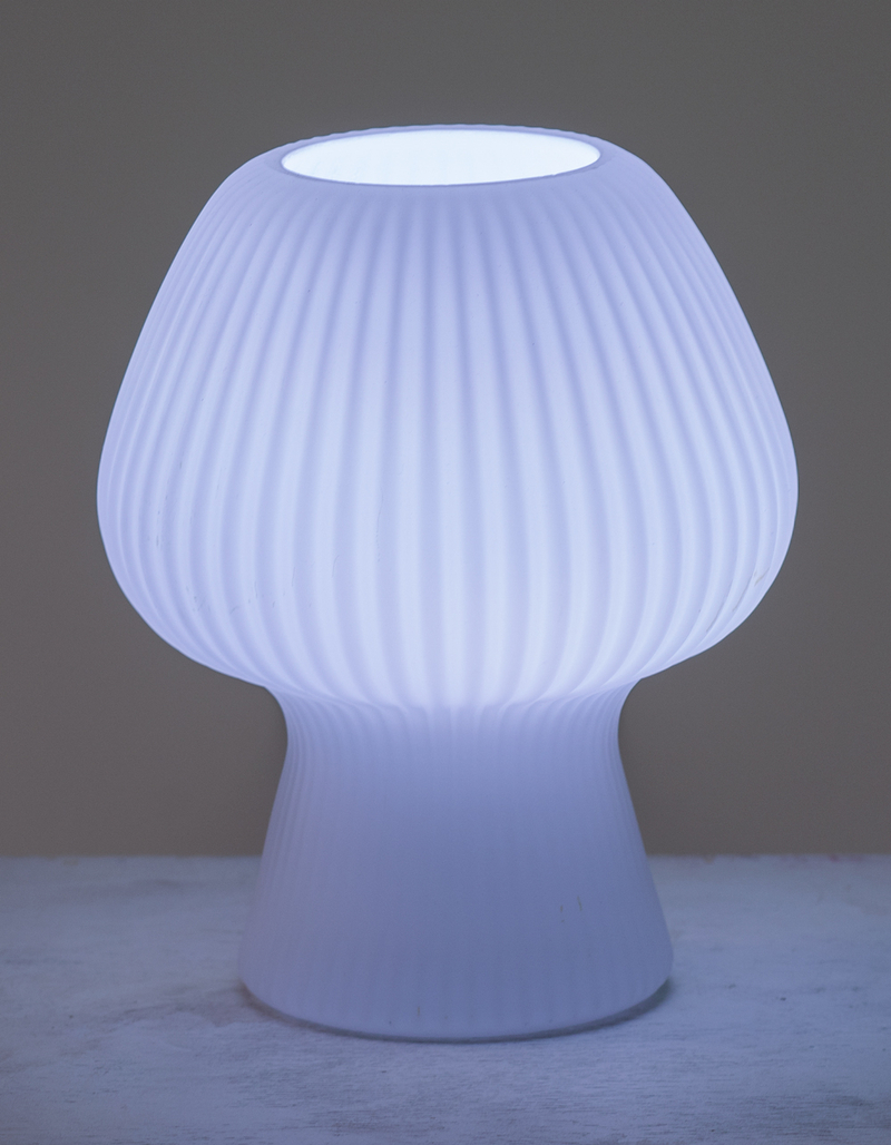 Glowing Shroom USB Lamp image number 4