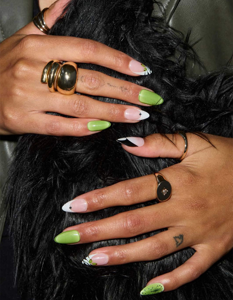 NEVER HAVE I EVER Zebratini Short Almond Press On Nails image number 2