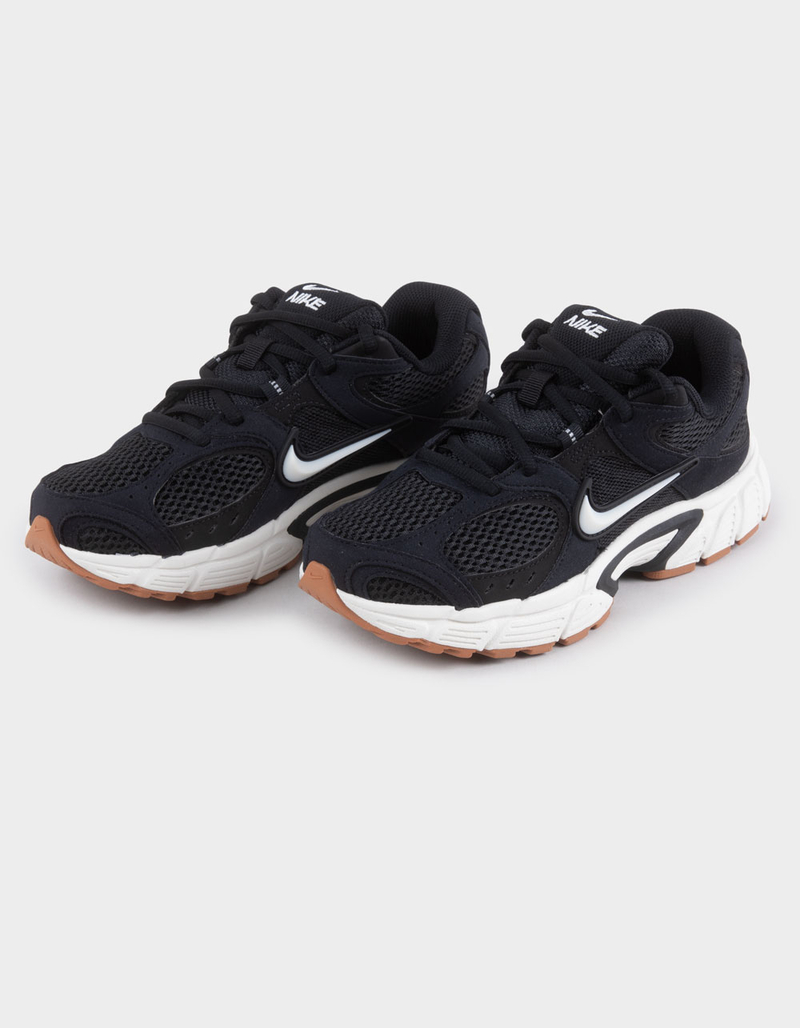NIKE V5 RNR Womens Shoes image number 1