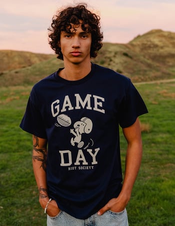 RIOT SOCIETY x Peanuts Game Day Mens Tee Primary Image