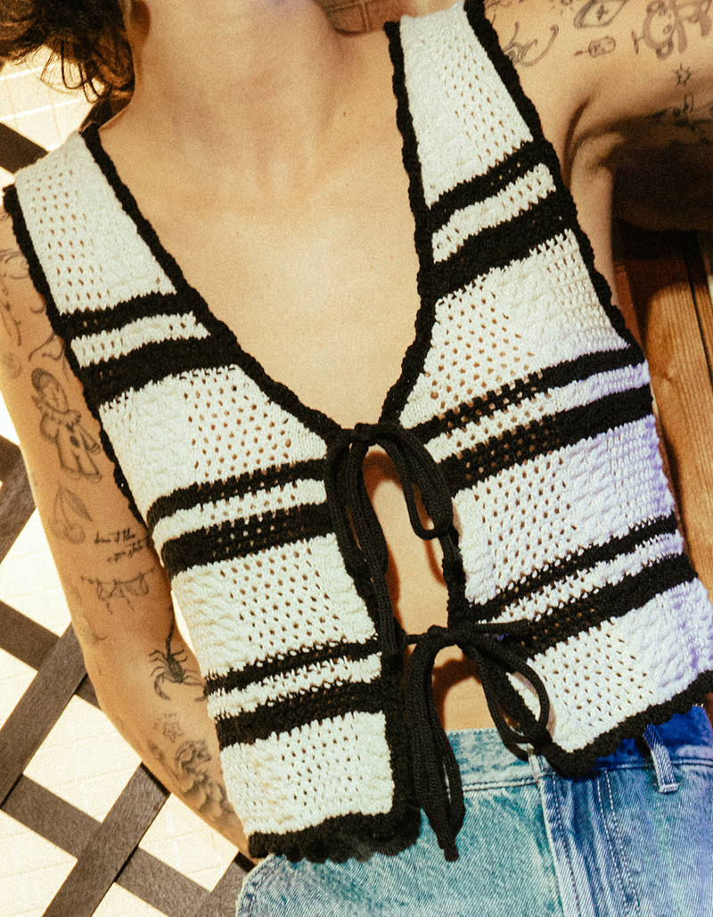 FULL TILT Tie Front Knit Womens Vest image number 6