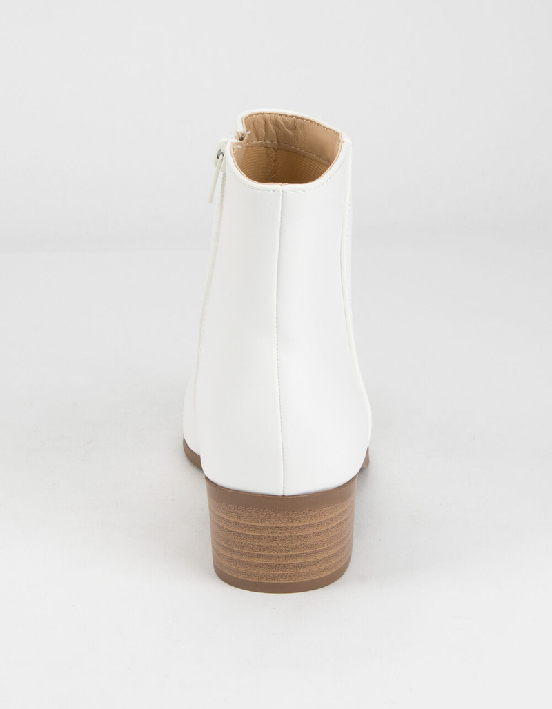 CITY CLASSIFIED Point Toe Womens White Booties image number 3