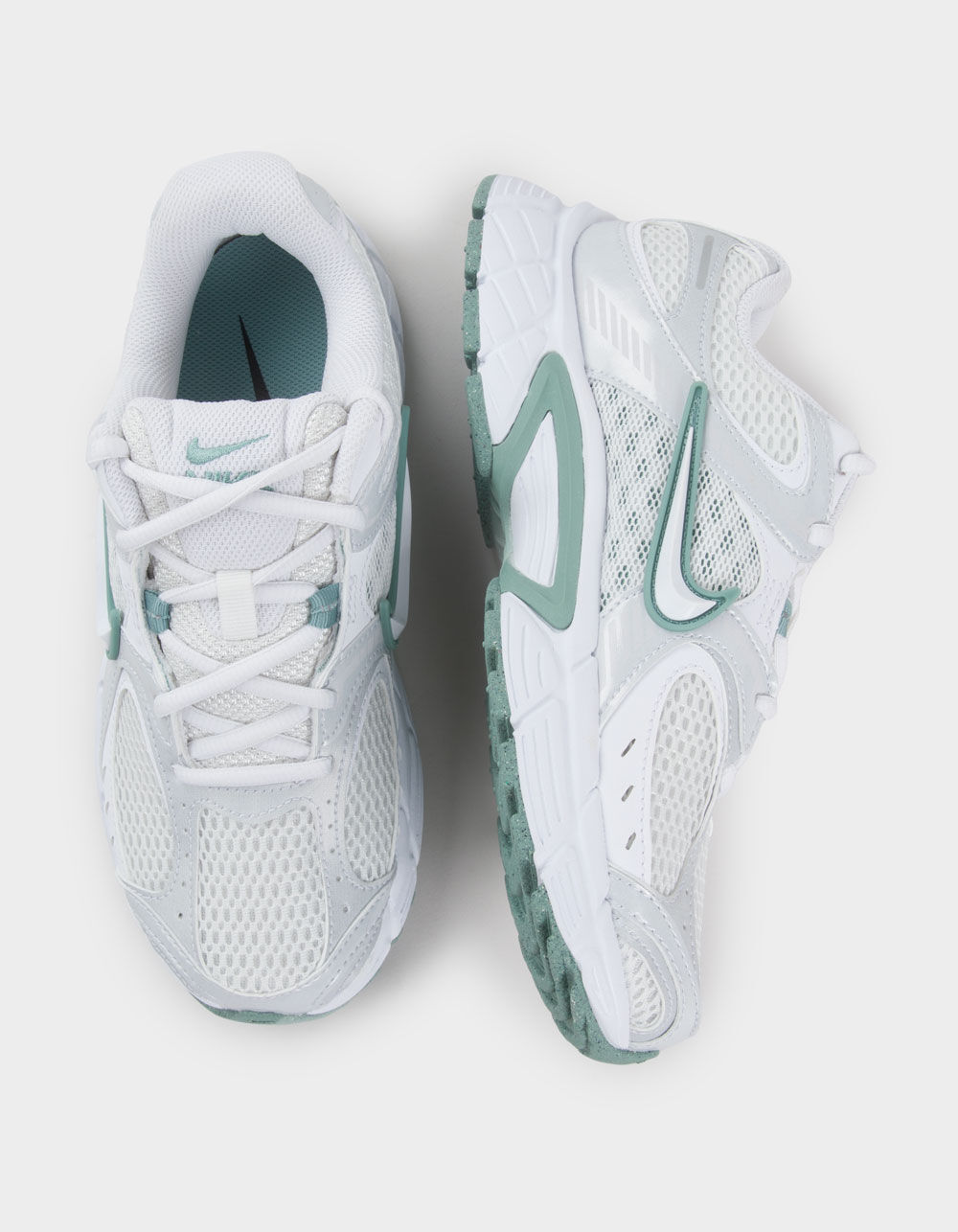 NIKE V5 RNR Womens Shoes - WHT/GREEN - 6.5 | Tillys